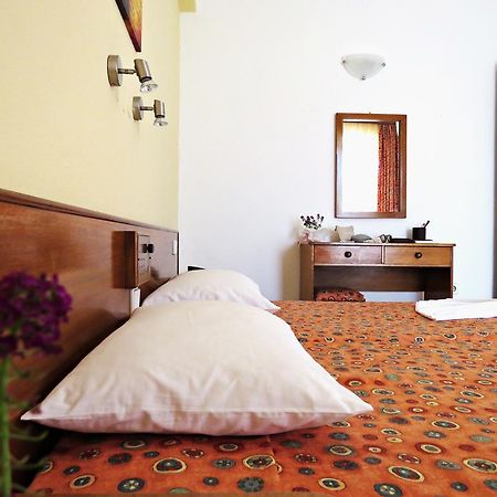 Maritime Hotel Apartments Petaloudes Exterior foto