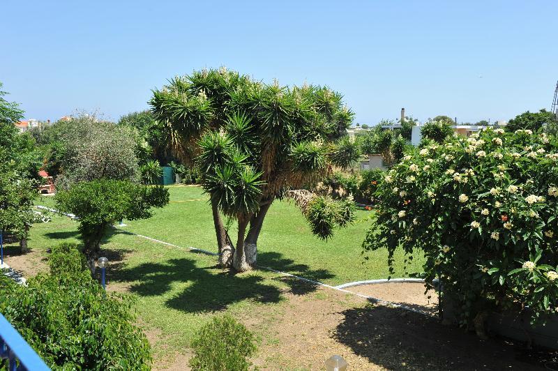 Maritime Hotel Apartments Petaloudes Exterior foto